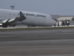 635920529743974434-Plane-landing-02